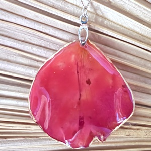 Pandantiv petala de trandafir cu montura argint 925 - bijuterii - coliere - pandative - Artynos.ro