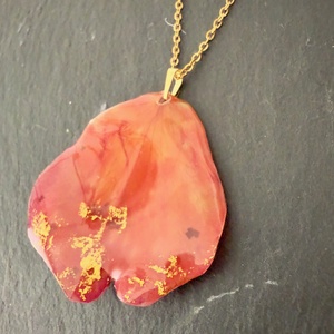 Pandantiv petala trandafir si rasina - bijuterii - coliere - pandative - Artynos.ro