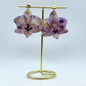 Cercei handmade din flori naturale de orhidee � unicat - bijuterii - cercei - cercei din rășină - Artynos.ro