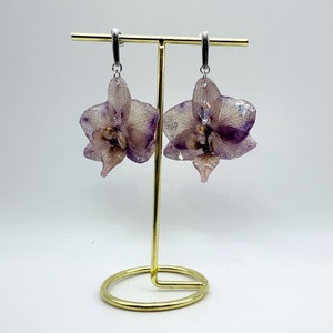 Cercei rasina cu orhidee mov - Artynos.ro