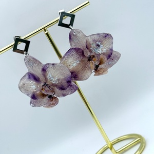 Cercei handmade inspirați din natură � hortensie naturala în rășină - bijuterii - cercei - cercei din rășină - Artynos.ro