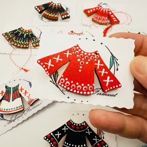 Martisor brosa ie traditionala pictata manual pe lemn, Bijuterii, Martisor, Obiecte pictate, Pictura, ARTYNOS