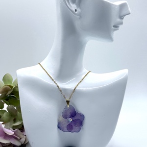 Pandantiv rasina Colier handmade cu hortensie mov - bijuterii - coliere - pandative - Artynos.ro