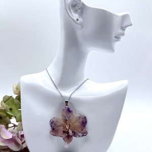 Pandantiv cu Orhidee Naturală în Rășină UV � Eleganță Florală  - bijuterii - coliere - pandative - Artynos.ro