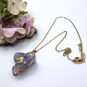 Pandantiv Floral cu Hortensie Naturală � Rășină UV si Oțel Inoxidabil  - bijuterii - coliere - pandative - Artynos.ro