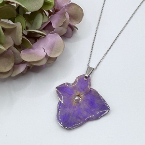 Pandantiv Hortensie naturala si rasina - mov, Bijuterii, Coliere, Pandative, Confectionarea bijuteriilor, ARTYNOS