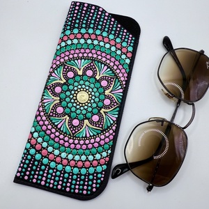 Etui pentru ochelari pictat manual � Mandala , Genti si portofele, Portofele, huse, suporturi, Suport de ochelari, Obiecte pictate, Pictura, ARTYNOS