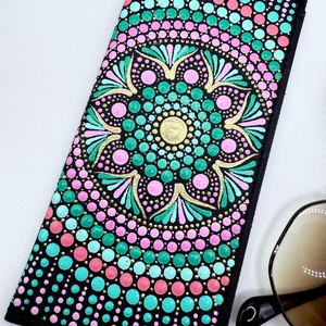 Etui pentru ochelari pictat manual � Mandala  - genți și portofele - portofele, huse, suporturi - suport de ochelari - Artynos.ro