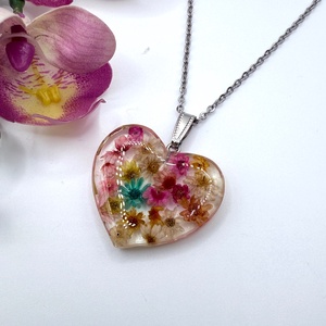 Pandantiv Floral inima din Rășină Handmade � Bijuterie unicat  - bijuterii - coliere - pandative - Artynos.ro