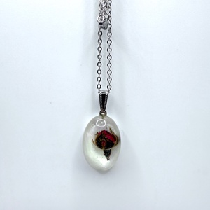 Pandantiv Trandafir Unicat din Rășină � Bijuterie Artistice - bijuterii - coliere - pandative - Artynos.ro