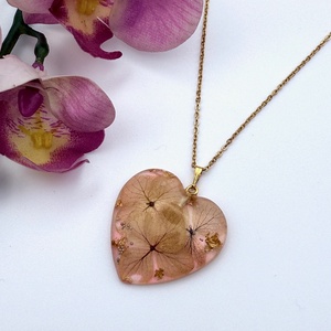 Pandantiv inima Floral din Rășină � Bijuterie Inspirate din Natură - bijuterii - coliere - pandative - Artynos.ro