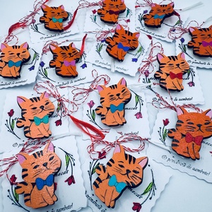 Set Mărțișor broșă( 3 buc) pisicuță pictată manual pe lemn - bijuterii - mărțișor - Artynos.ro