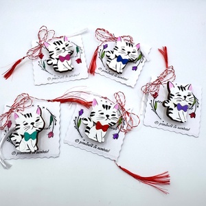 Mărțișor broșă pisicuță alba, pictată manual pe lemn - bijuterii - mărțișor - Artynos.ro