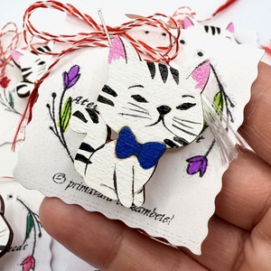 Mărțișor broșă pisicuță alba, pictată manual pe lemn - bijuterii - mărțișor - Artynos.ro