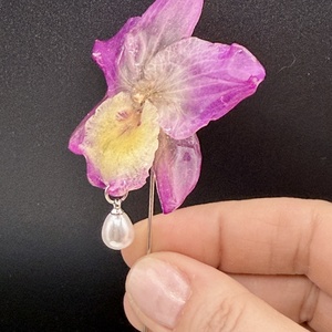 Broșă Botanică cu Orhidee Roz Naturală � Bijuterie Handmade - bijuterii - broșe - Artynos.ro