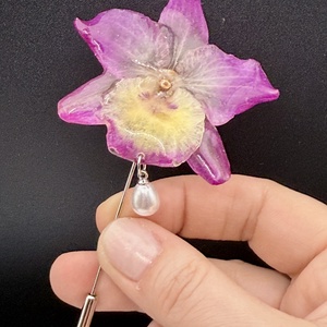 Broșă Botanică cu Orhidee Roz Naturală � Bijuterie Handmade - bijuterii - broșe - Artynos.ro