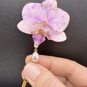 Brosa Handmade cu Orhidee Roz Naturala � Accesoriu Floral Unicat, Bijuterii, Brose, Confectionarea bijuteriilor, ARTYNOS