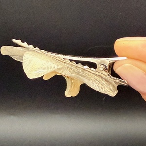 Agrafă de Păr cu Orhidee Naturală Albă � Accesoriu Elegant - îmbrăcăminte și modă - accesorii păr - bandă de păr și agrafe păr - Artynos.ro