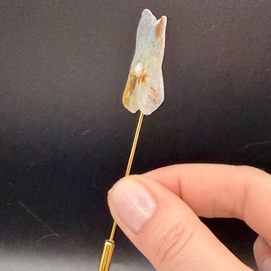 Broșă Hortensie Naturală � Accesoriu Floral Elegant - bijuterii - broșe - Artynos.ro