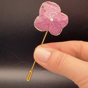 Brosa Florala din Hortensie Naturala � Eleganta si Finete, Bijuterii, Brose, Confectionarea bijuteriilor, ARTYNOS