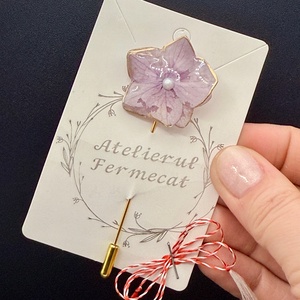 Broșă Elegantă din Hortensie Naturală � Detaliu Floral Rafinat - bijuterii - broșe - Artynos.ro