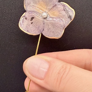 Brosa din Hortensie Naturala � Accesoriu Floral, Bijuterii, Brose, Confectionarea bijuteriilor, ARTYNOS