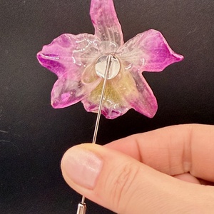 Broșă Orhidee Naturală  � Accesoriu Delicat pentru Ținute Rafinate - bijuterii - broșe - Artynos.ro