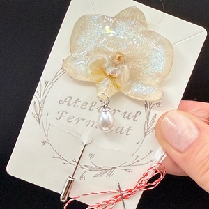 Broșă Elegantă din Orhidee Naturală � Detaliu Floral star dust albastru - bijuterii - broșe - Artynos.ro