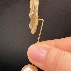 Broșă cu Hortensie verde Naturală în Rășină � Bijuterie Florală Elegantă Handmade - bijuterii - broșe - Artynos.ro