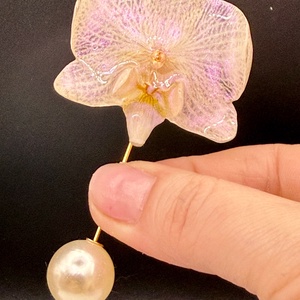 Broșă Florală orhidee naturala-  Conservate în Rășină - Artynos.ro