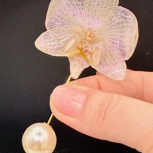 Broșă Florală orhidee naturala-  Conservate în Rășină - bijuterii - broșe - Artynos.ro