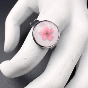 Inel handmade cu floare de nu-ma-uita roz � bijuterie florala unica, Bijuterii, Inele, Inele statement, Confectionarea bijuteriilor, ARTYNOS