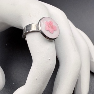Inel handmade cu floare de nu-mă-uita roz � bijuterie florală unică - bijuterii - inele - inele statement - Artynos.ro