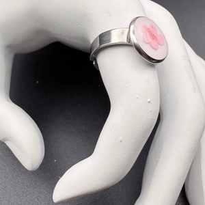 Inel handmade cu floare de nu-mă-uita roz � bijuterie florală unică - bijuterii - inele - inele statement - Artynos.ro