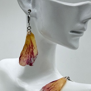 Cercei florali cu petale de trandafir � bijuterii handmade din natura, Bijuterii, Cercei, Cercei din rasina, Confectionarea bijuteriilor, ARTYNOS