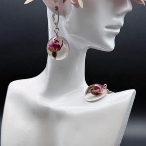 Cercei cu boboc de trandafir natural � bijuterii handmade romantice - bijuterii - cercei - cercei hoops - Artynos.ro