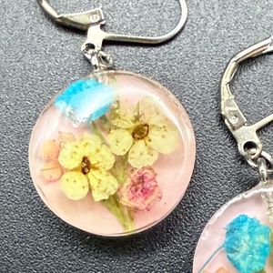 Cercei tip terariu cu flori naturale � bijuterii handmade - bijuterii - cercei - cercei hoops - Artynos.ro