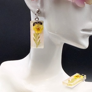 Cercei terariu cu flori presate � bijuterii inspirate din natura, Bijuterii, Cercei, Cercei din rasina, Aranjament de flori, Confectionarea bijuteriilor, ARTYNOS