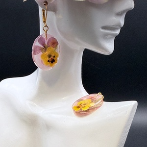 Cercei florali tip buchet � bijuterii naturale handmade - bijuterii - cercei - cercei hoops - Artynos.ro