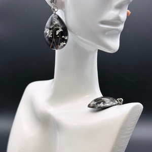 Cercei cu puf de păpădie natural în rășină � bijuterii handmade delicate - bijuterii - cercei - cercei din rășină - Artynos.ro