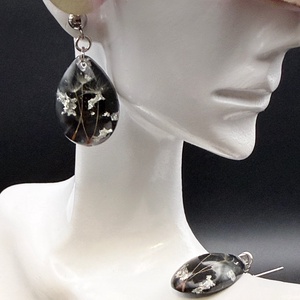 Cercei cu puf de păpădie natural în rășină � bijuterii handmade delicate - bijuterii - cercei - cercei din rășină - Artynos.ro