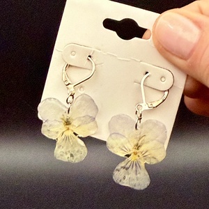 Cercei cu panseluțe naturale în rășină � bijuterii handmade florale - bijuterii - cercei - cercei hoops - Artynos.ro