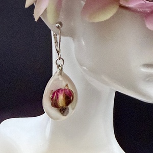  Cercei cu boboc de trandafir natural � bijuterii romantice handmade, Bijuterii, Cercei, Cercei Hoops, Confectionarea bijuteriilor, ARTYNOS