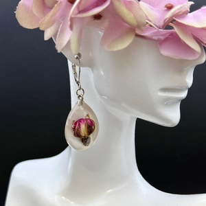  Cercei cu boboc de trandafir natural � bijuterii romantice handmade - bijuterii - cercei - cercei hoops - Artynos.ro