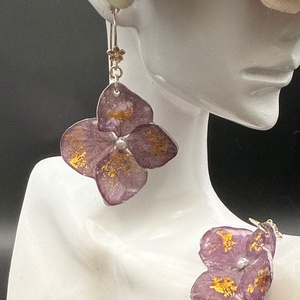 Cercei cu hortensie grena și montură argint 925 � bijuterii handmade elegante - bijuterii - cercei - cercei din argint - Artynos.ro