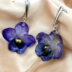Cercei cu Violete de Parma mov Naturale � Bijuterii cu Flori - Artynos.ro