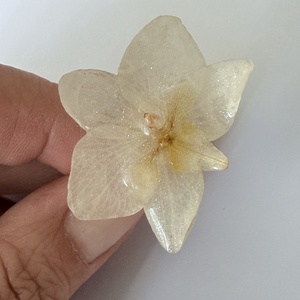 Inel handmade cu orhidee naturală albă în rășină � Bijuterie florală unicat - bijuterii - inele - inele statement - Artynos.ro