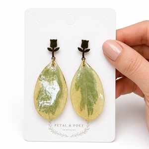 Cercei unicat cu frunze naturale � accesorii din rășină - bijuterii - cercei - cercei din rășină - Artynos.ro