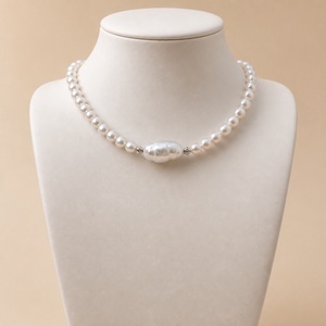 Colier Choker din Perle Naturale de Cultură cu Perlă Barocă Centrală - bijuterii - coliere - coliere din perle - Artynos.ro