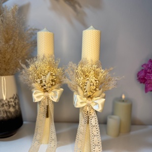 Lumanare cununie nunta sau botez din ceara naturala decorate cu flori uscate - accesorii nuntă - materiale decor pentru nuntă - decorațiuni pentru masa de nuntă  - Artynos.ro
